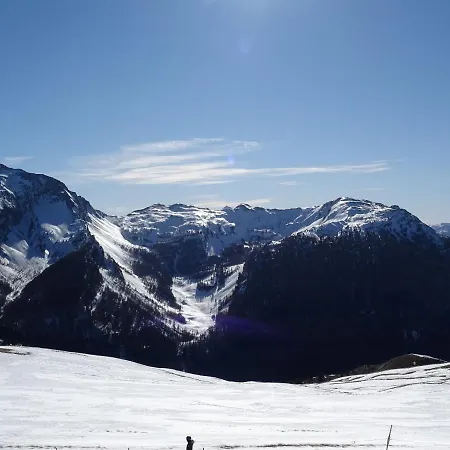 Embrun Superbe Appartement Classe 3 Etoiles Tout Equipe Avec Vue Sur Montagnes Saint-Sauveur  Exterior foto