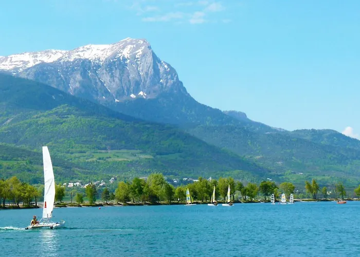Embrun Superbe Appartement Classe 3 Etoiles Tout Equipe Avec Vue Sur Montagnes