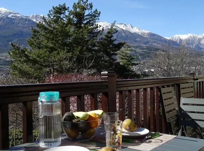 Embrun Superbe Appartement Classe 3 Etoiles Tout Equipe Avec Vue Sur Montagnes